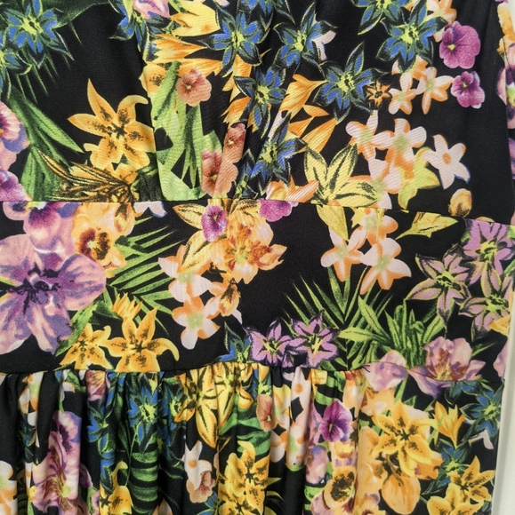 Jeans By Buffalo Brilliant Floral Maxi Dress 🌻 - Picture 8 of 13